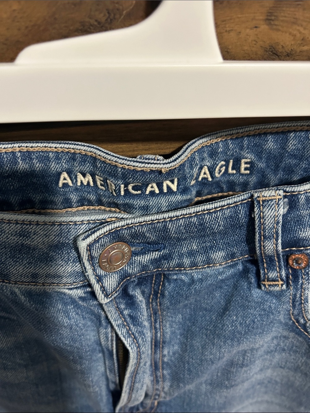 American Eagle Mom Jean Strigid  Lt Blue Ripped Slim-Straight Size 14 XSHORT - Picture 2 of 10